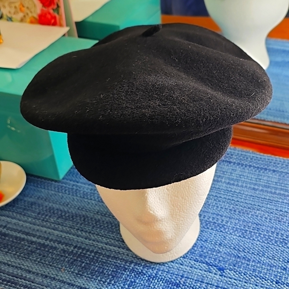 Black wool hat from france